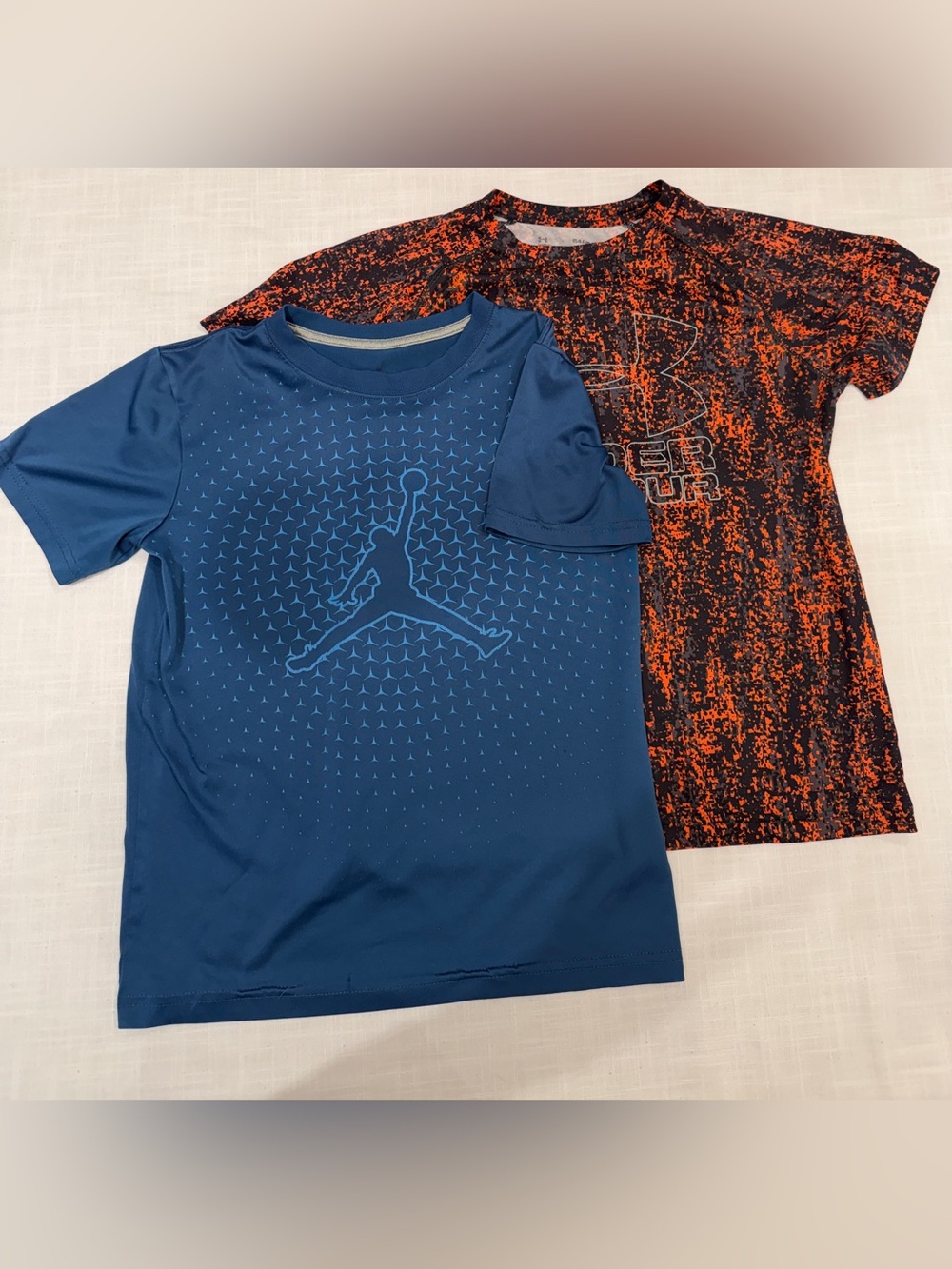 2 Boys Youth Large Short Sleeve Athletic T-Shirts Tops Under Armour & Jordan